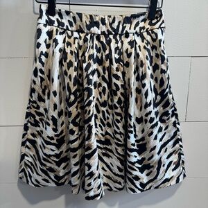 White House Black Market Sateen Leopard Pleated Skirt Size 00